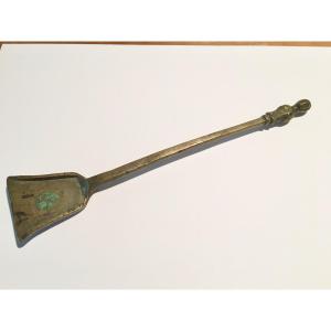 Shovel Embers Or Couvot, Bronze Or Brass, 18th Century. Court Jester